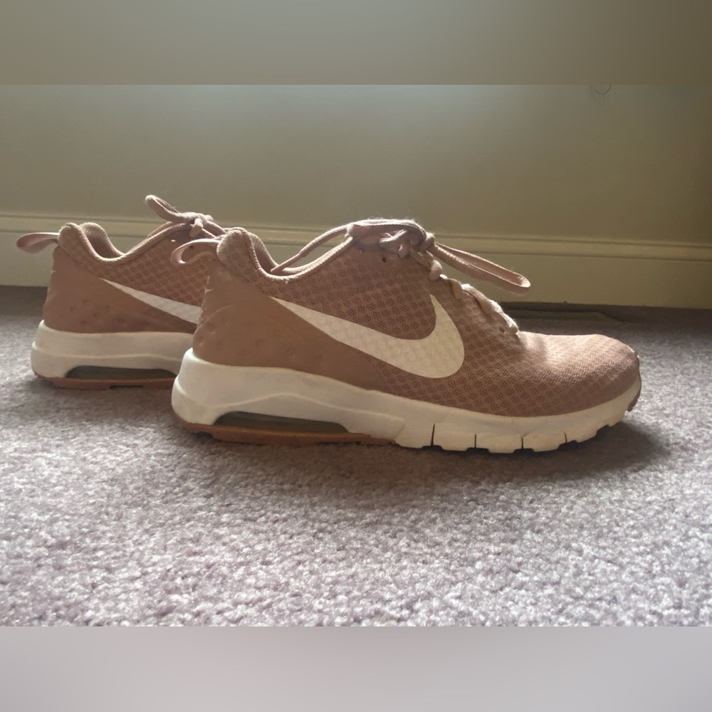 Pink Nike air max size 8